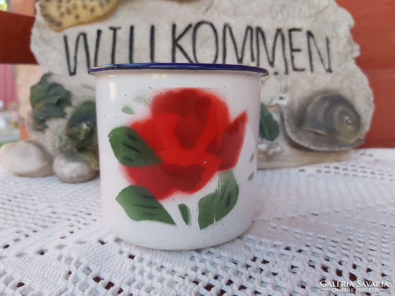 Beautiful floral rosy enamel tin mug nostalgia piece peasant village d