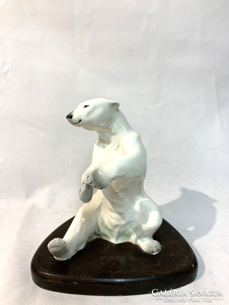 Ceramic polar bear, on a wooden base, around 1930-40 (0846)