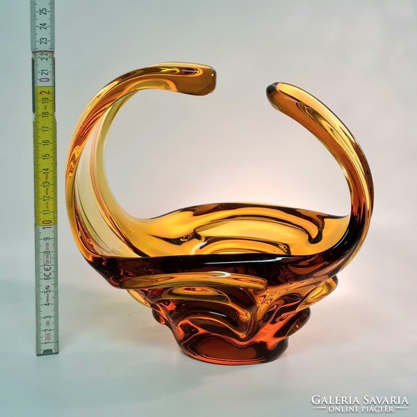 Czech amber glass offering, center of the table (1679)