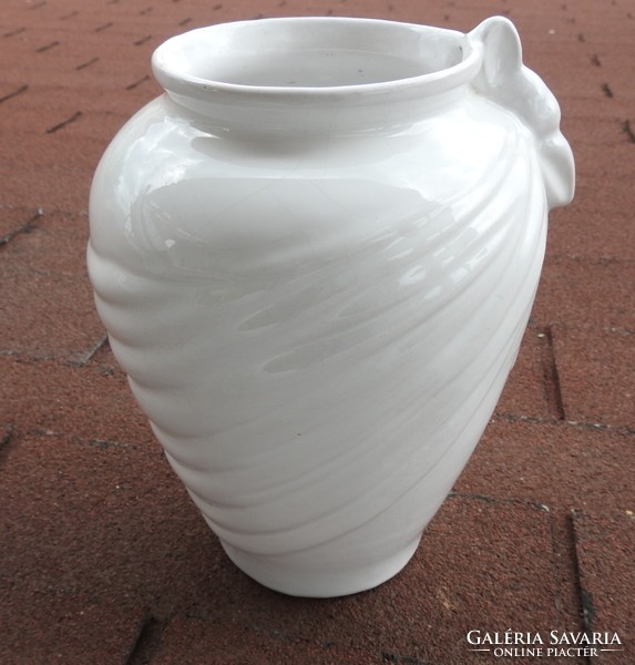Old urn vase - urn vase