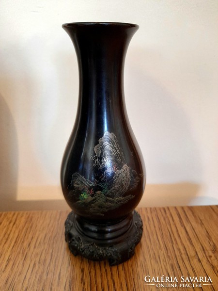 Black Chinese lacquer vase with hand-painted motifs