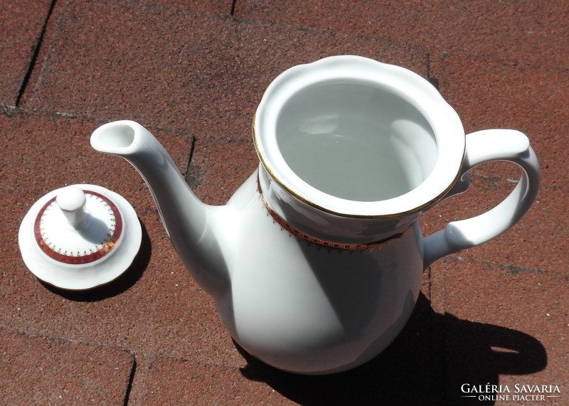 Thun Czechoslovak gold-burgundy ribbon tea pourer