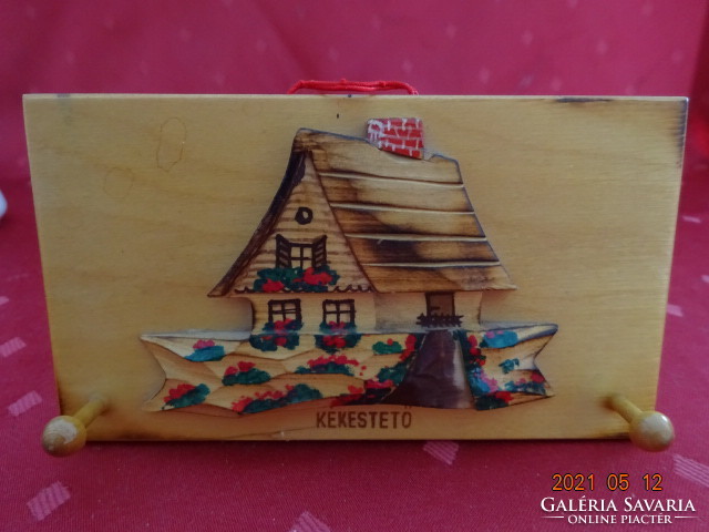 Wooden keychain, blue roof memorial, size: 16 x 9 cm. He has!
