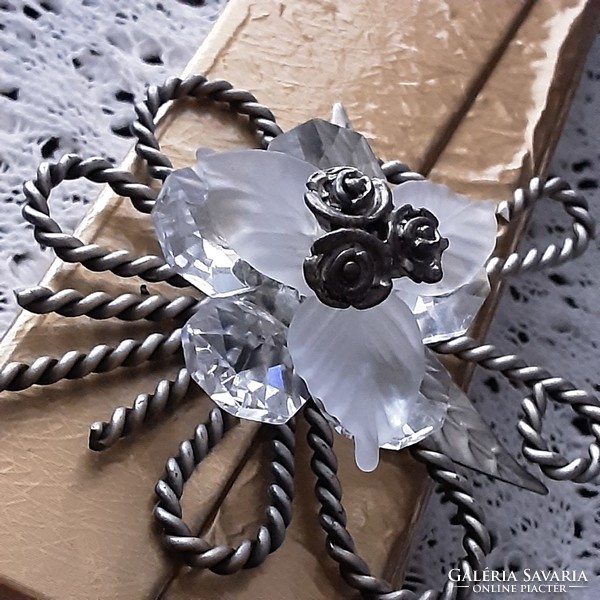 Olasz kézműves kristály rózsa ajándéktárgy, dísztárgy, ezüstös száron, különleges, dekoratív