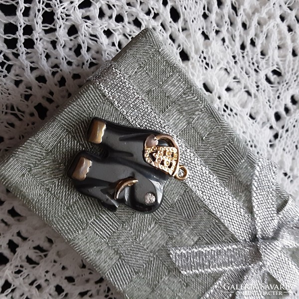 Hematite elephant pendant, lovely gift option, flawless, scratch-free