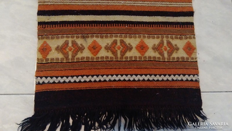 Kellemes meleg színekkel szövött régi torontáli kézi gyapjú  szőnyeg , 52 x 166 cm + rojt ,