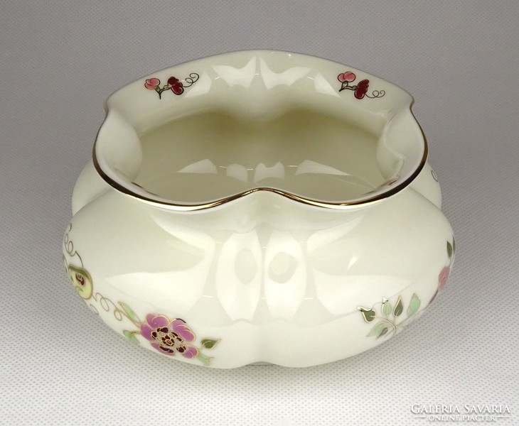 1E773 Zsolnay vajszínű pillangós gerezdes porcelán váza
