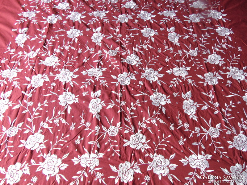 100% Cotton duvet cover with rose embroidery insert