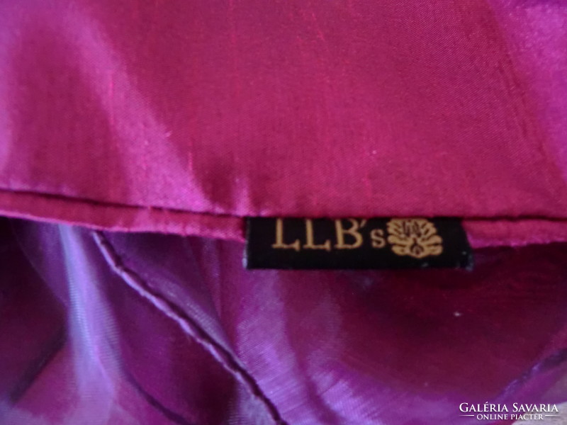 Elegáns lila selyem csak párnahuzat lila organzával köves gombbal  LLB márka 40x40 cm
