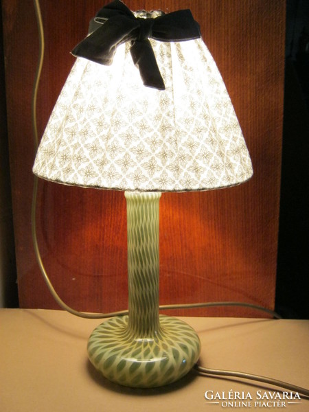 Üveg asztali lámpa