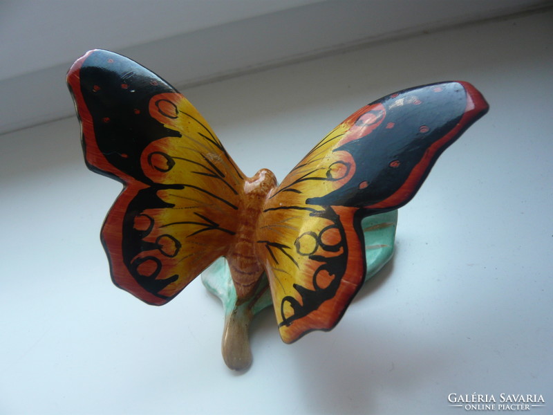 Képcsarnokos pillangó kerámia