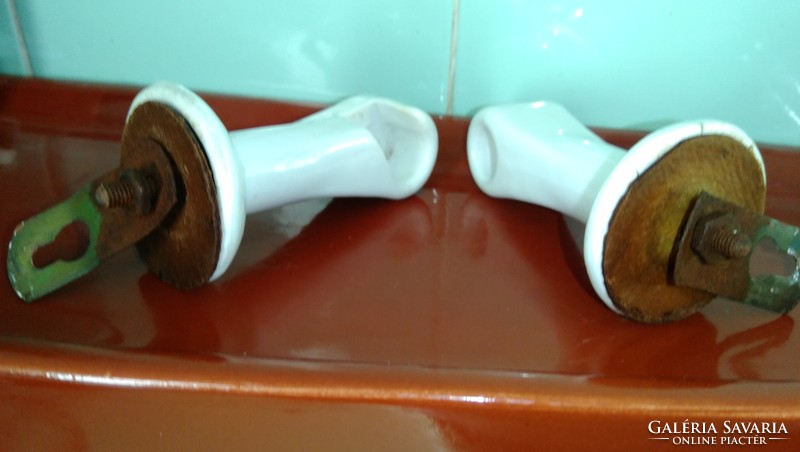 Antik porcelán 6 darabos fürdőszobai garnitúra : szappantartó, törülközőtartó  és 3 db fogas