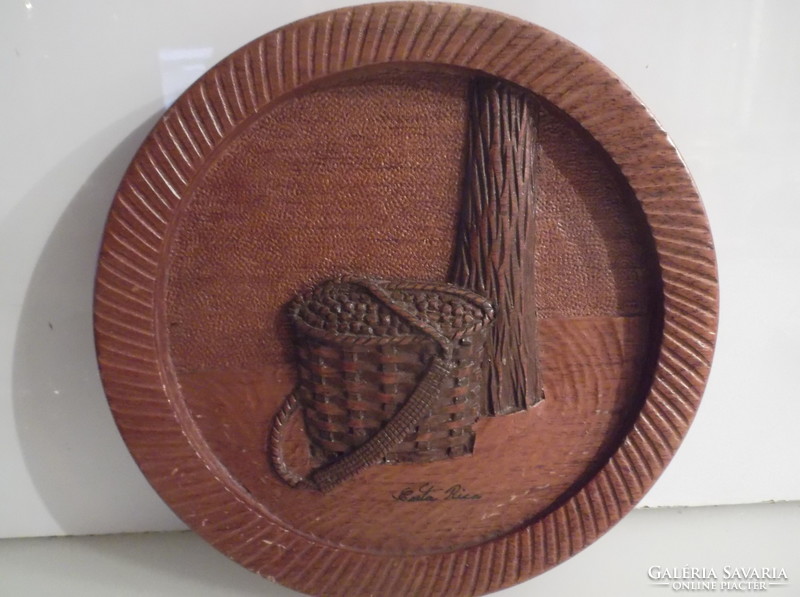 Plate - 3 d - wood - marked - hand carved - 23 cm - coffee beans - in basket - Costa Rican - flawless