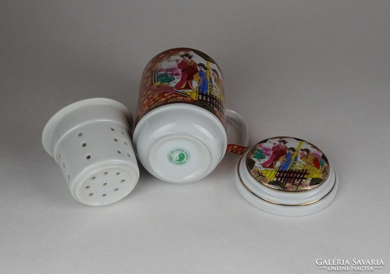 1F292 Kínai jelenetes porcelán teáscsésze szűrővel