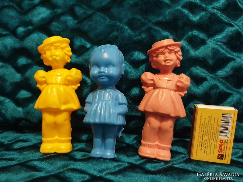 Plastic dolls with retro goods