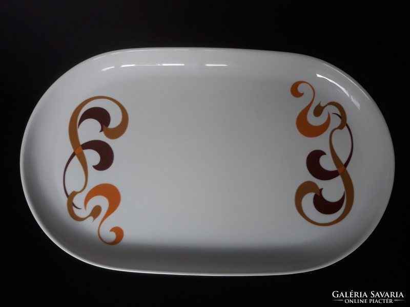 Lowland porcelain steak bowl with ribbon pattern