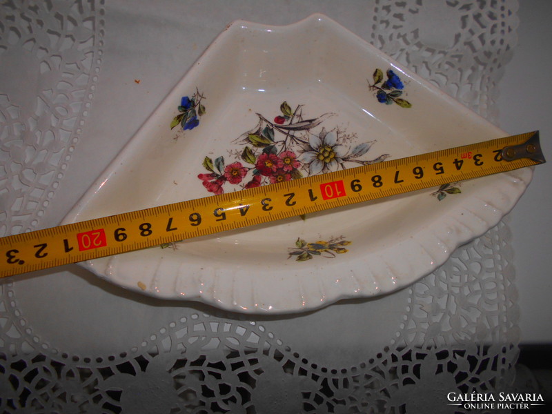 Hand painted antique majolica bowl