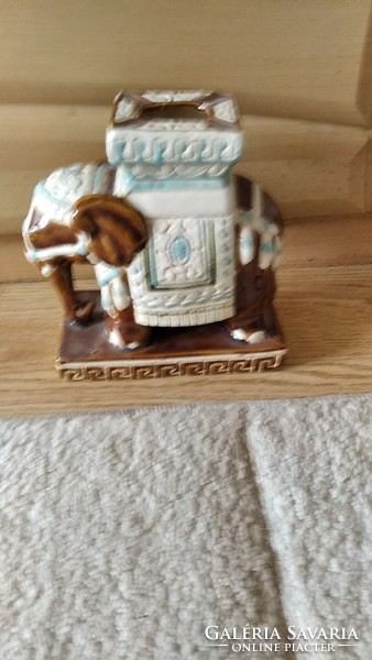 Elephant beautifully dressed in ceramics