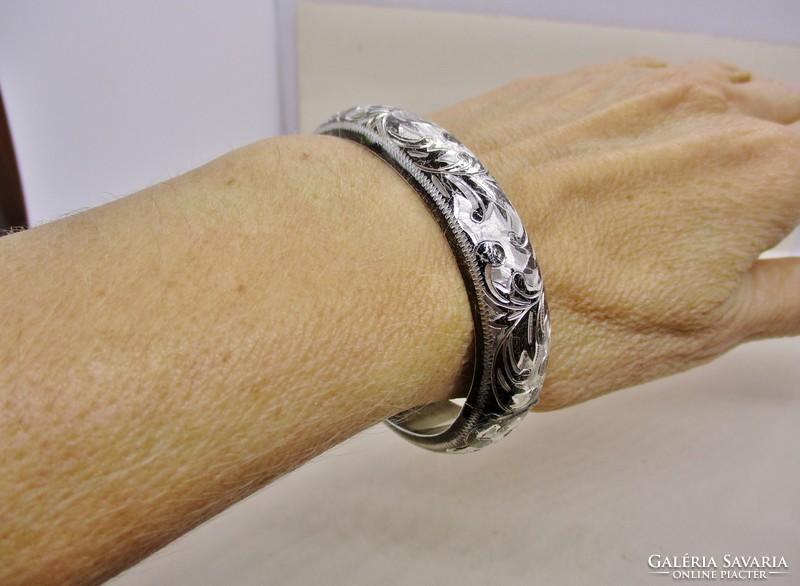 Special handcrafted enamel silver bracelet