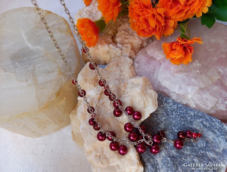 Beautiful new cherry burgundy sea shell pearl necklace with hanging pendant