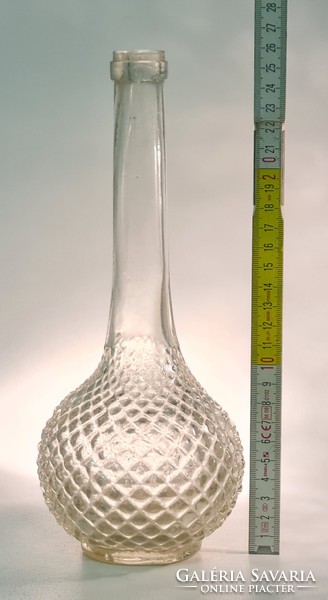 Spherical liquor bottle with rhombus pattern, blown into shape (1830)