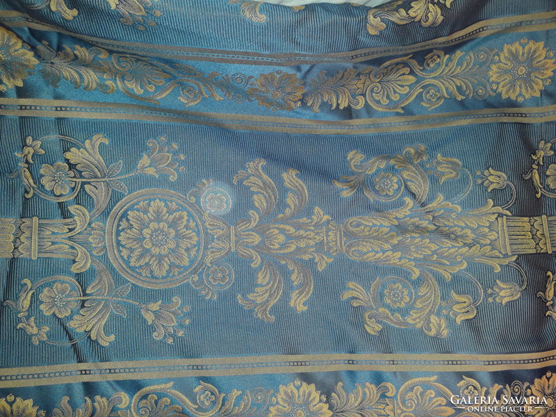 Extremely elegant bedspread sewn finished in blue gold