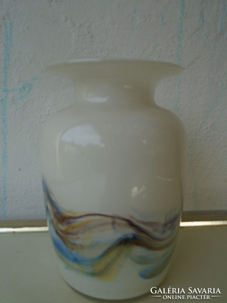 Kosta  szignált különleges üveg exkluziv váza igen nehéz NAGYON SZÉP SZÍNEK
