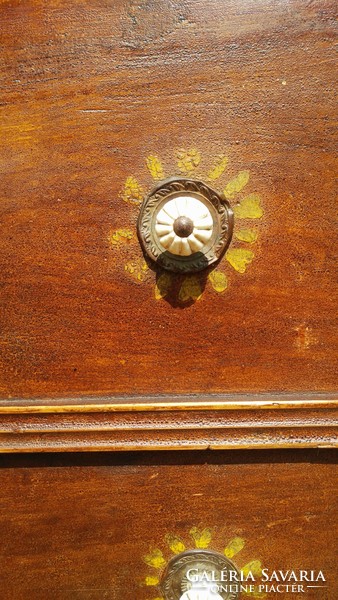 Painted chest of drawers with coat of arms - old folk peasant - renovated