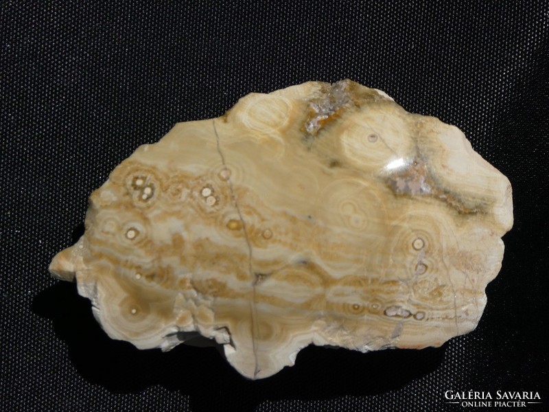 Természetes, részben csiszolt Óceán Jáspis (körkörös mintázatú riolit) ásvány darab. 42 gramm