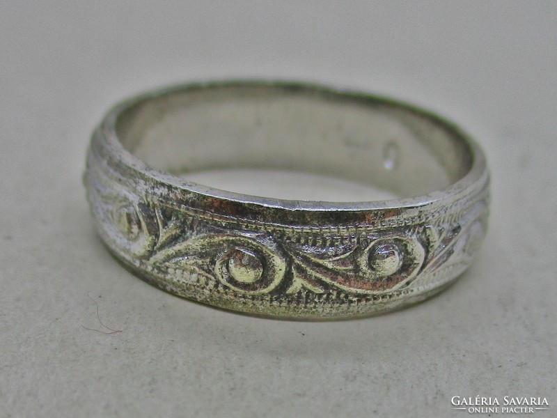 Szép régi vésett ezüst  karikagyűrű