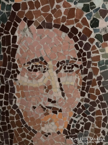 Built-in mosaic portrait