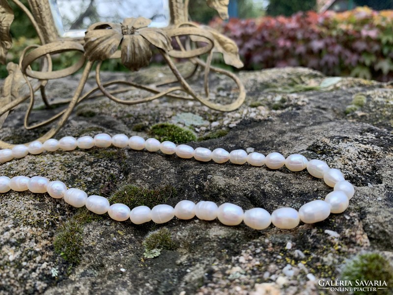 ÚJ Tenyésztett gyöngy nyaklánc 24K aranyozott zárral, fehér gyöngy nyakék, 43 cm hosszú gyöngysor