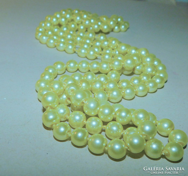 Krém Sárga Shell Pearl Extra Hosszú Gyöngysor Nyaklánc - 150 cm-es! 2021. év Divat színe