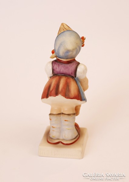 Kis segítő (Little helper) - 10 cm-es Hummel / Goebel porcelán figura
