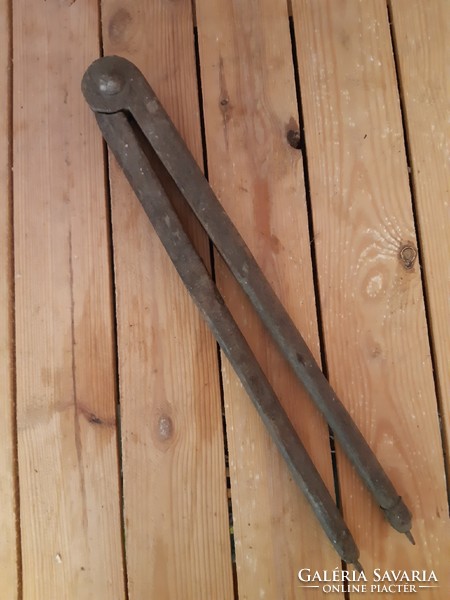 Very old wooden compass, carpenter or cooper compass