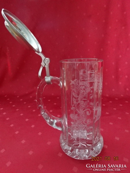 Glass beer mug with tin lid, half liter, height 22 cm. He has!