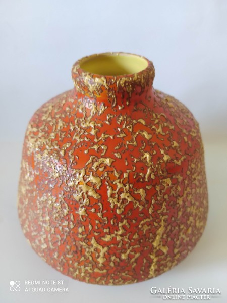 A rarer, larger-sized lake head vase, flawless, 19 cm