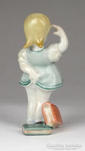 1F609 Herendi porcelán könyves kislány figura