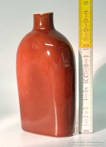 "Olajterv" céglogós, barnamázas kerámia butella (1872)