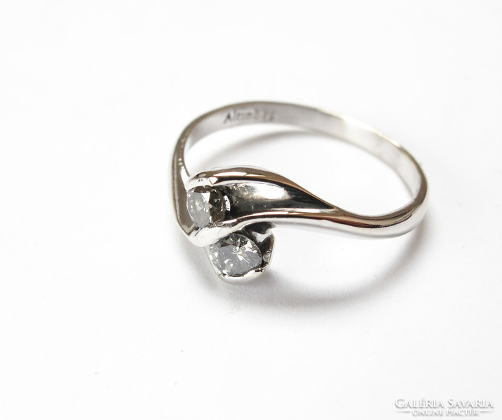 Altinbas fehérarany solitaire gyűrű, 2x0,1 karát gyémánttal.