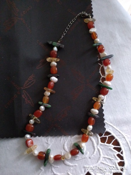 Honey amber-green agate + freshwater pearl necklace