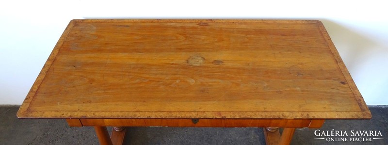 1F625 Antik Biedermeier cseresznyefa furnéros fiókos íróasztal 66 x 136 cm