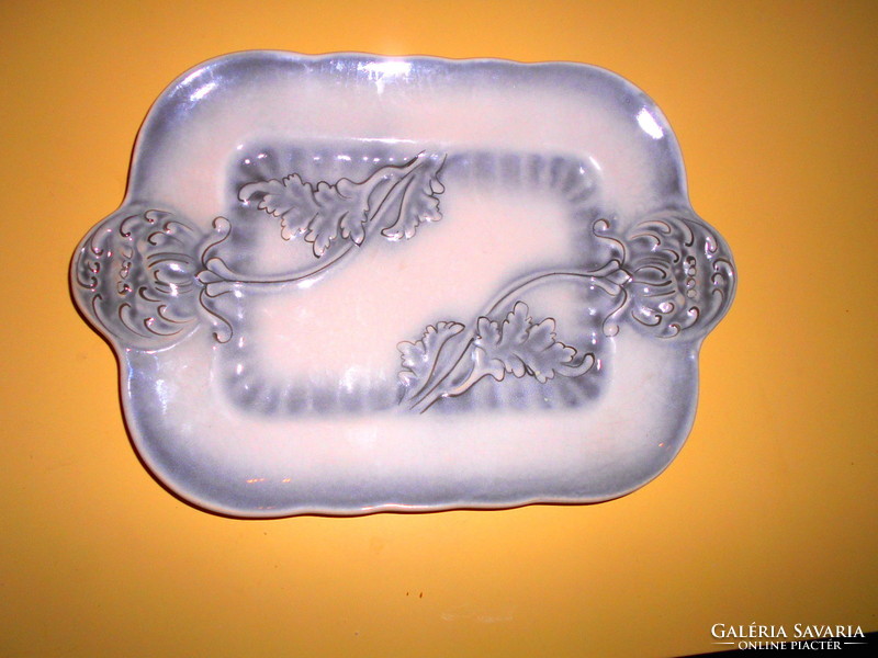 Porcelánfajansz  domború díszítéssel pecsenyés tál 31,5 cm X 21,5  cm
