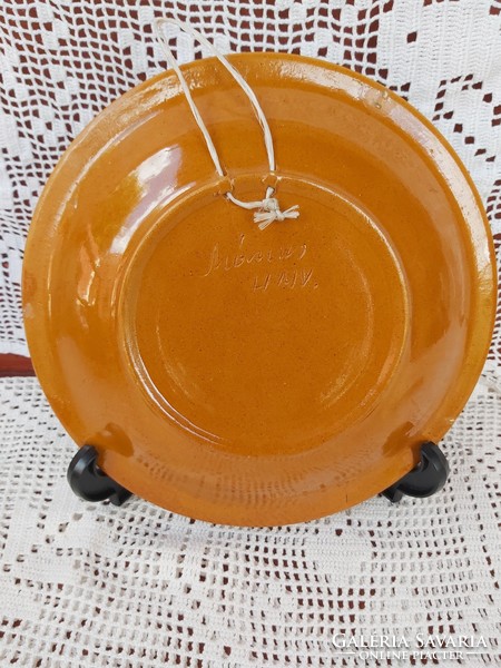 Gyönyörű Hódmezővásárhelyi  Mónus Ferenc 23.5  cm-es virágos  falitányér tányér , Nosztalgia
