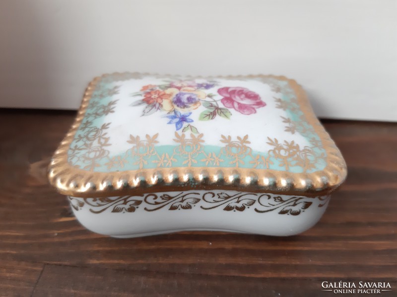 Richly decorated beautiful German porcelain ring box