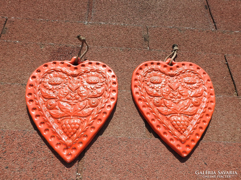 Red ceramic gingerbread with a pair of sunflower motifs - wall ceramic ornament