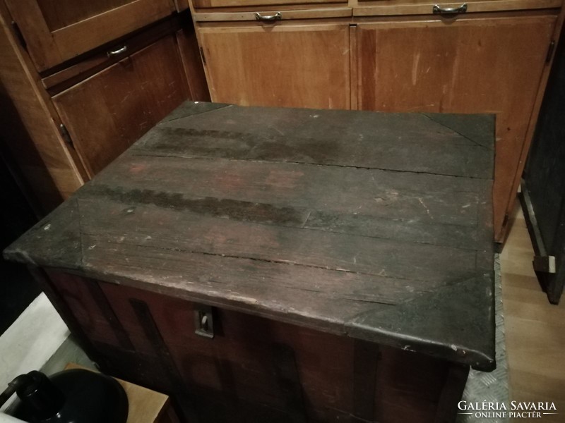 Burgundy travel chest, 19th century iron chest