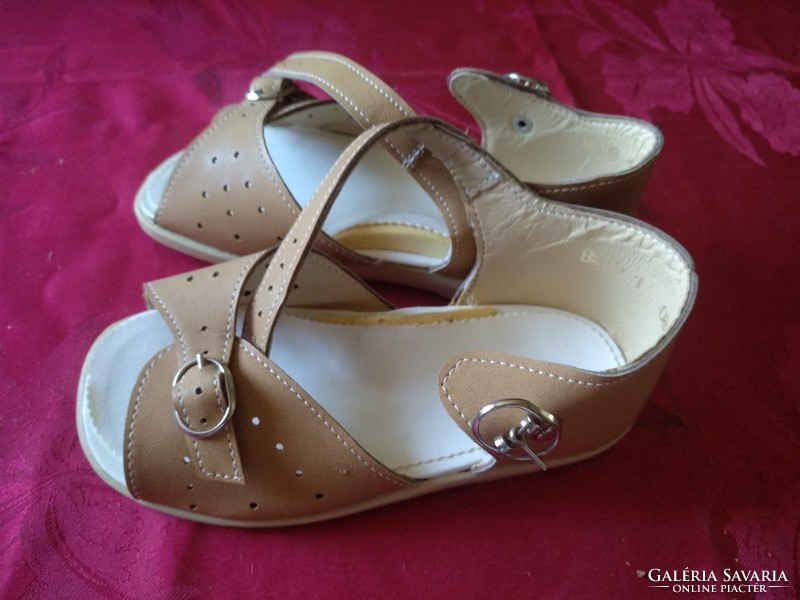 Little girl toddler sandals, new, recommend!