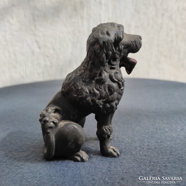 Pudli ,uszkàr kutya szobor fém ötvözete,ón-spiàter . Bécsi jellegű