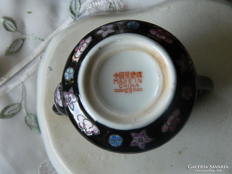 Famille Rose kínai miniatűr tea/sake szett, készlet 1950-es évekből